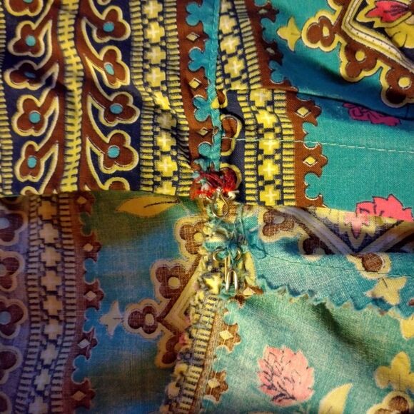 Styled by Loungees 50's wrap dress geometric & flower design small side buttons - Picture 7 of 8